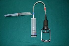 Vacuum pump to increase a limb